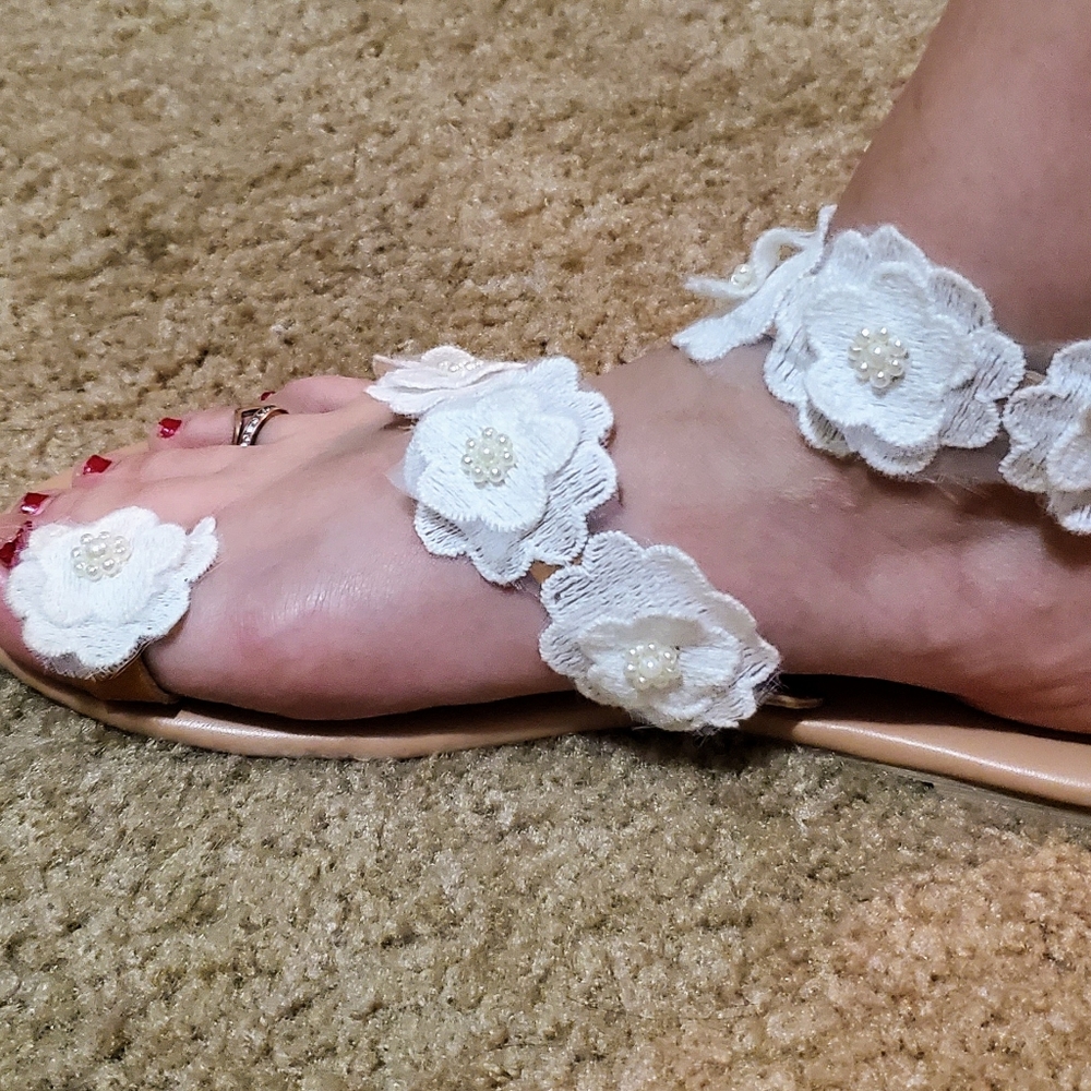 Sandals with white flowers and pearls size M 7/8 - Picture 6 of 6